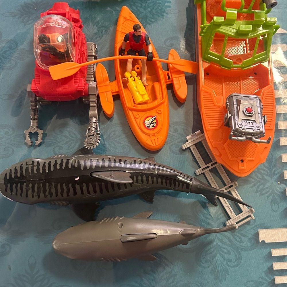 Adventure Playset with Kayak and Shark Figures